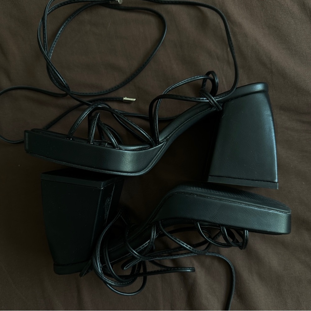 Scrappy chunky heels